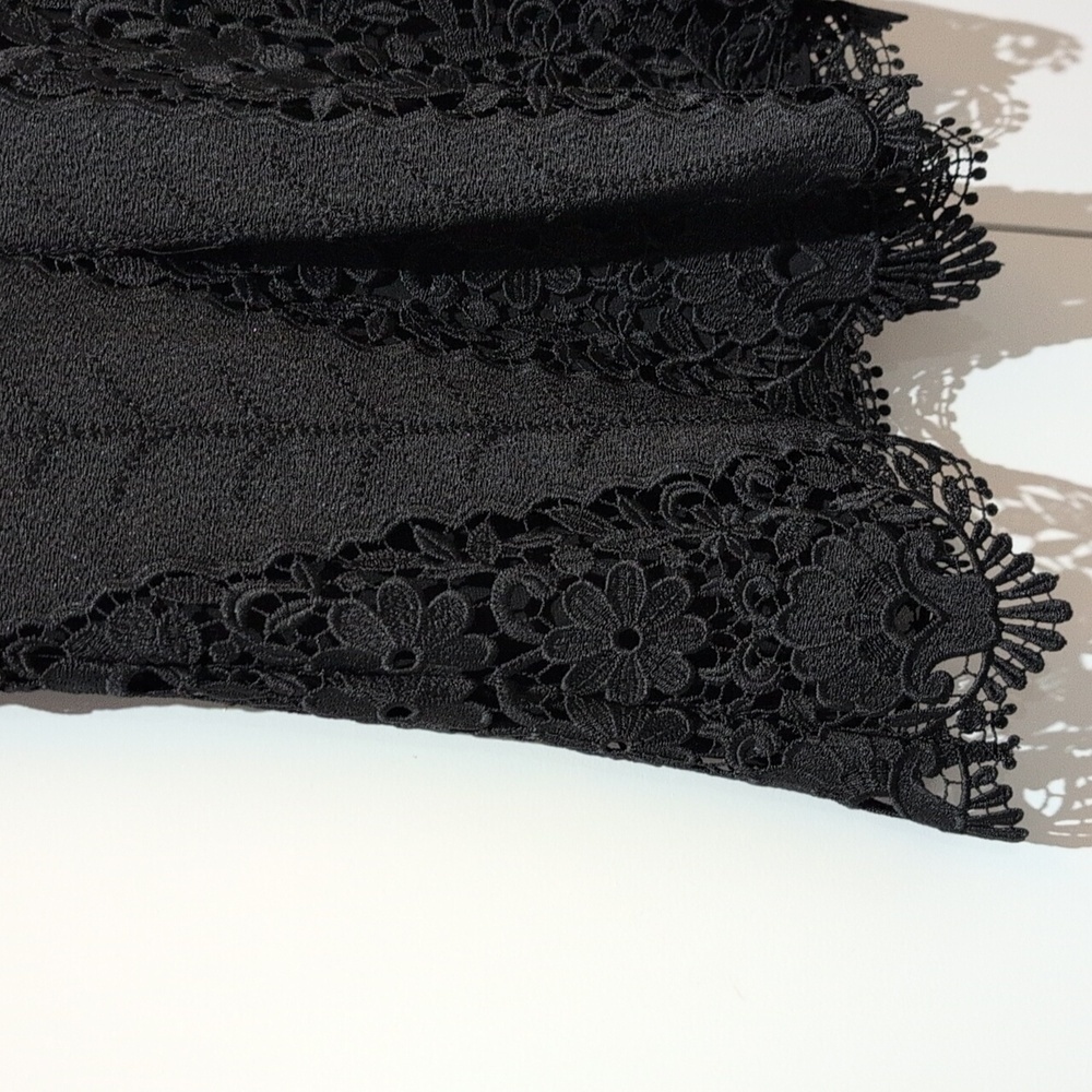 ELIE TAHARI Alessandra Floral Lace Peplum Sleeveless Blouse in Black Size 6 - Picture 8 of 13